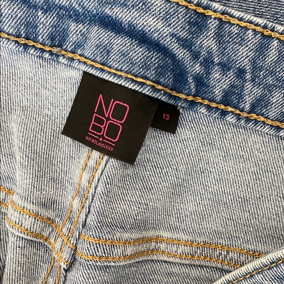 Stylish Distressed Blue Jeans - Picture 3 of 3